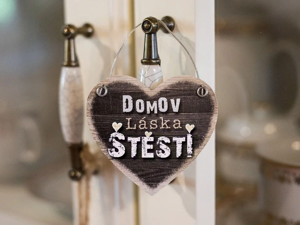 Dřevěné srdíčko Domov, láska, štěstí